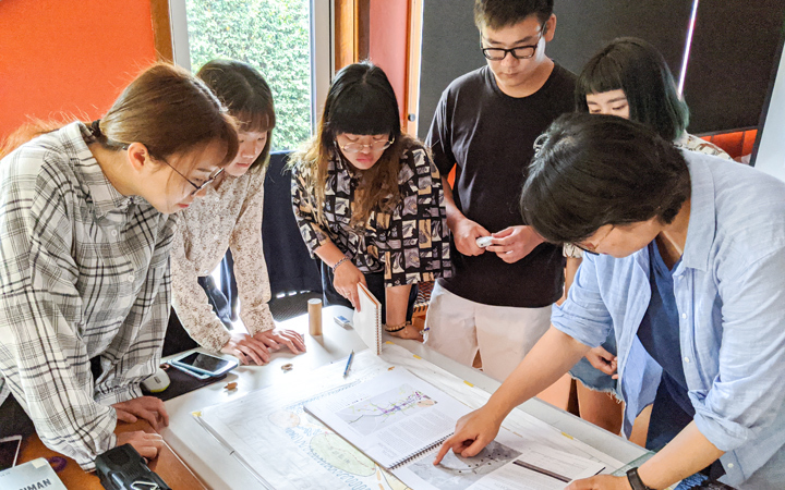 中華大學建築與設計學院11名學生赴澳洲海外學習35天，向大師請益共融性遊具設計