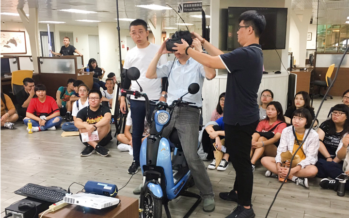 中華大學結合虛擬實境系統，讓新生透過VR培養正確交通觀念。
