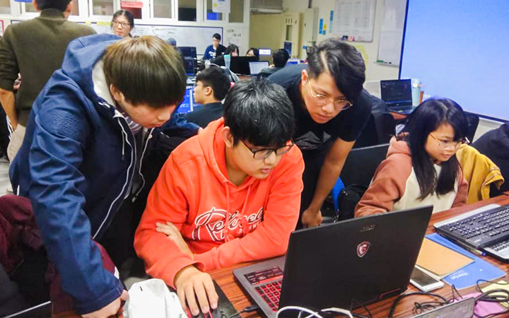 中華大學讓學生免費修讀市價15萬元的程式設計人才培訓課程