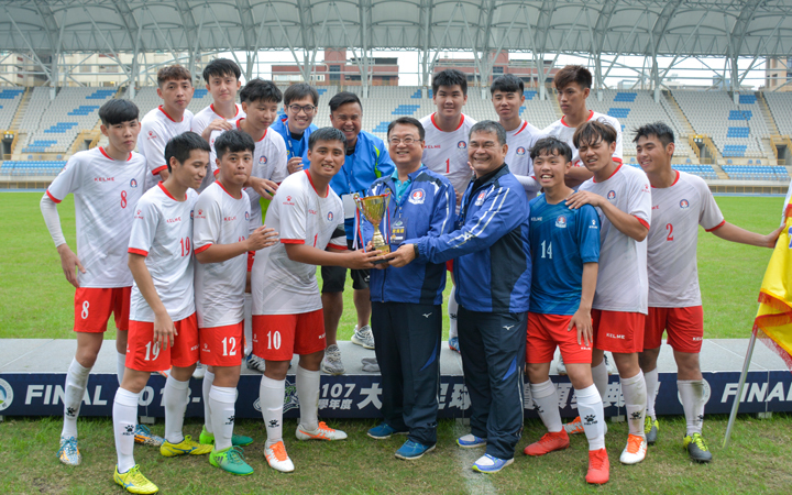 中華大學踢下大專足球聯賽首座公開賽銀盃，刷新學校新紀錄