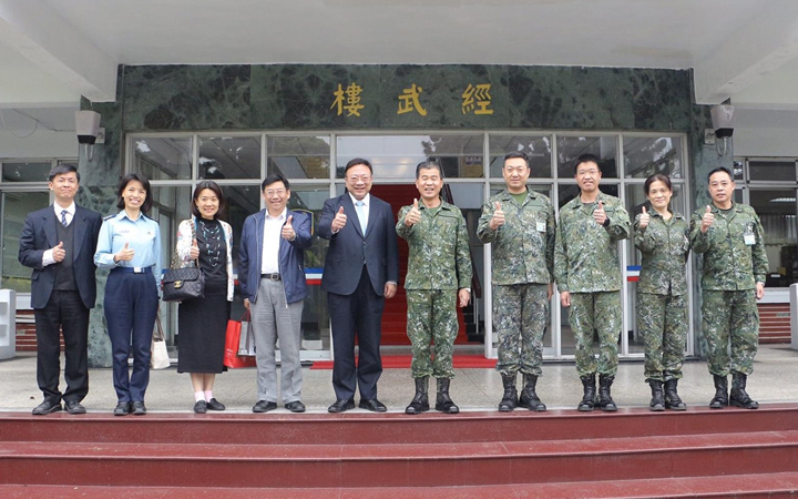 中華大學要提升國軍競爭力，中華大學校長劉維琪拜訪陸軍6軍團指揮官黃金財中將