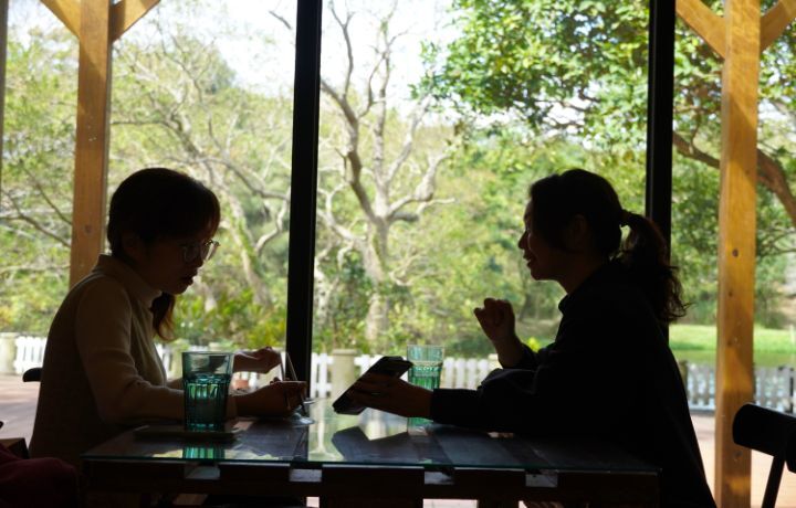 圖/中華大學校友會館Lago Bistro湖畔餐廳11月1日重新開張,老師慕名而來品嚐五星級美味料理。