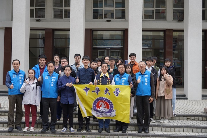 圖/中華大學學生到新竹市議會參訪交流，在民主殿堂上了寶貴的一課。