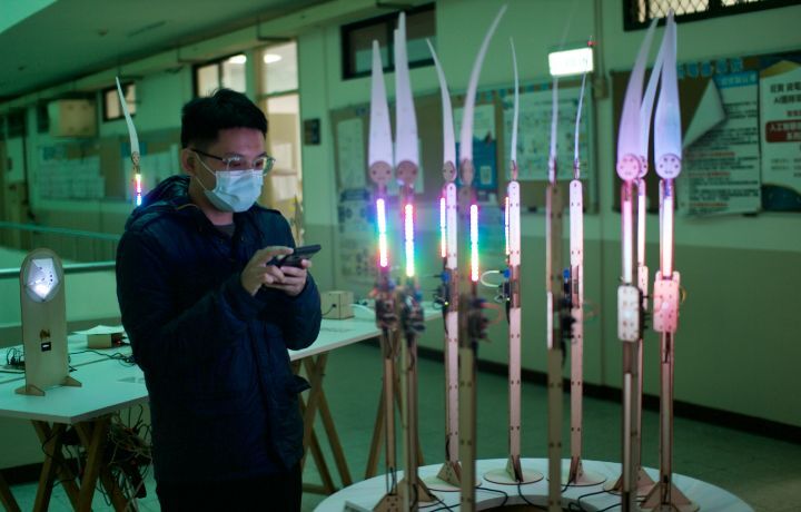 圖/中華大學資訊工程學系日前舉行「視覺藝術與程式設計課程」成果展,將科技與技術結合,激盪出新火花。
