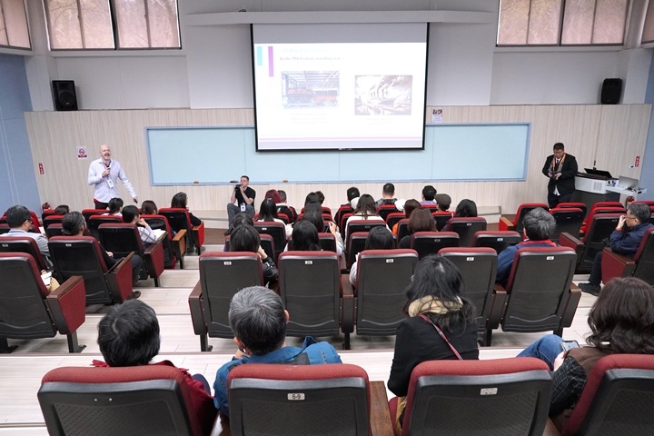 圖／中華大學日前邀集全台8所大專院校共48位學者與教師，舉辦「EMI雙語教學研討會」。