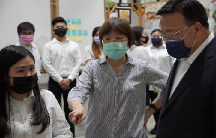 圖/中華大學景觀系主任陳湘媛勉勵同學，除專業知識與技能外，「態度」也非常重要。