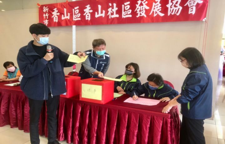 圖/張誠恩擔任香山社區發展協會總幹事,成為全台灣最年輕的總幹事。