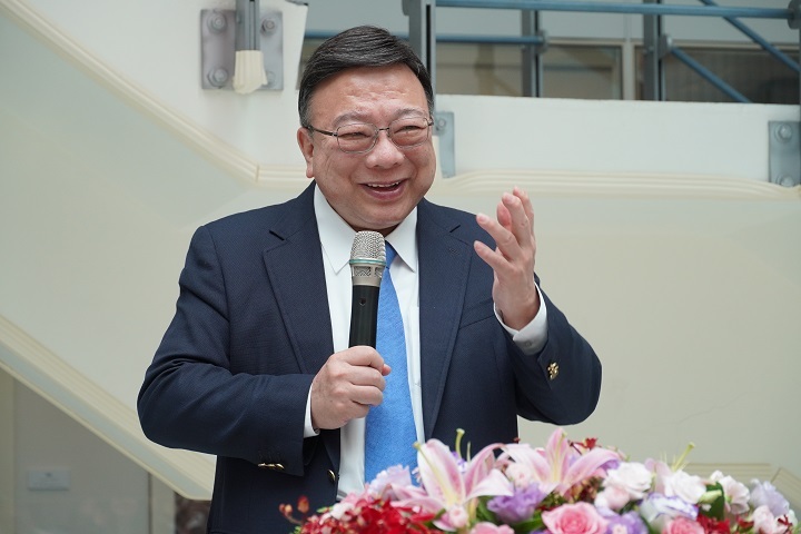 劉維琪校長致詞時勉勵學生從藝術中汲取心靈養分,培養審美與創意,成為具備人文關懷的未來人才。