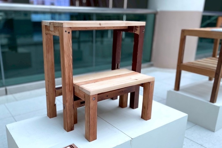 圖／同學經由拆解與重組回收家具，打造專屬於自己的實用作品。體會手作樂趣與永續設計的意義。