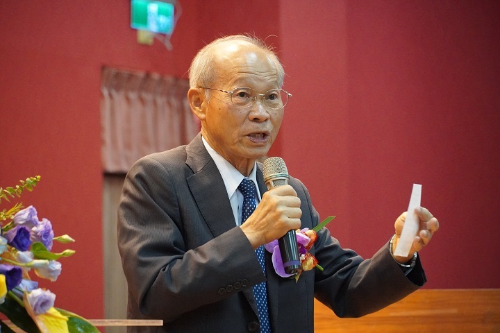 創辦人林政則回顧創校初心,強調中華大學肩負培育國家科技人才的使命,並期許新團隊延續教育承諾。