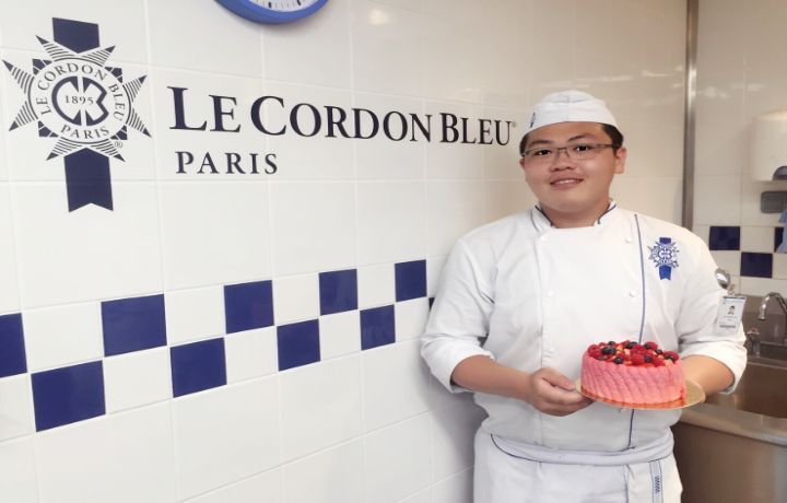  圖/劉家豪從法國巴黎藍帶廚藝學院結業後，就到米其林一星餐廳實習。