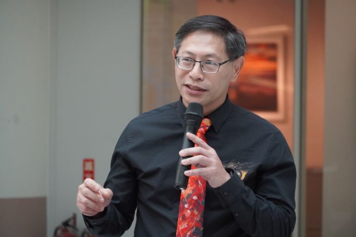 圖/劉春生表示自己投入攝影創作16年來,把攝影當作正職,不斷吸取養分、精進技術,希望讓來賓參觀展覽時,都能有意外的驚喜與收穫。