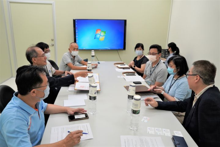 圖/中華大學與超豐電子開會討論產學專班細節。