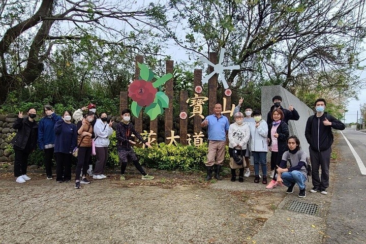 圖／中華大學透過與鄰近茶花園合作，推出茶花小旅行，鼓勵民眾瘋國旅，同時促進地方發展。