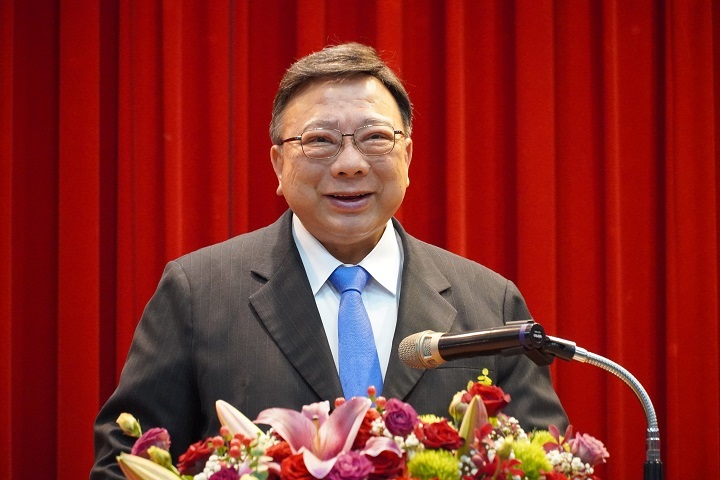 中華大學校長劉維琪分享整併後的校務推動成果，並介紹AI教學與學生支持相關措施。