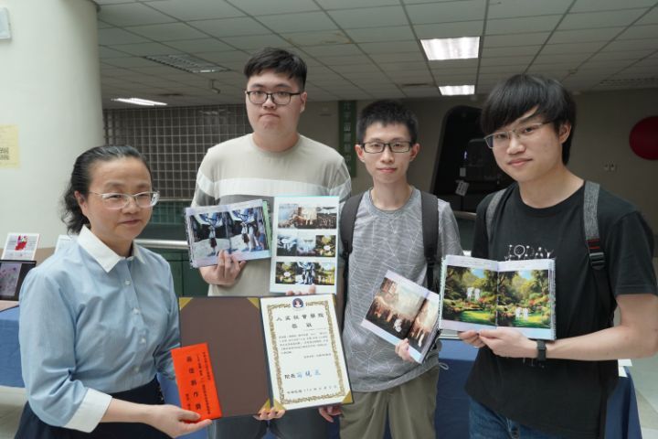 圖/藝術遇見科技組最後由光電系大四生葉俊毅、黃彥融和鄭宇辰創作的「賣花的小女孩」獲得最佳創作獎。
