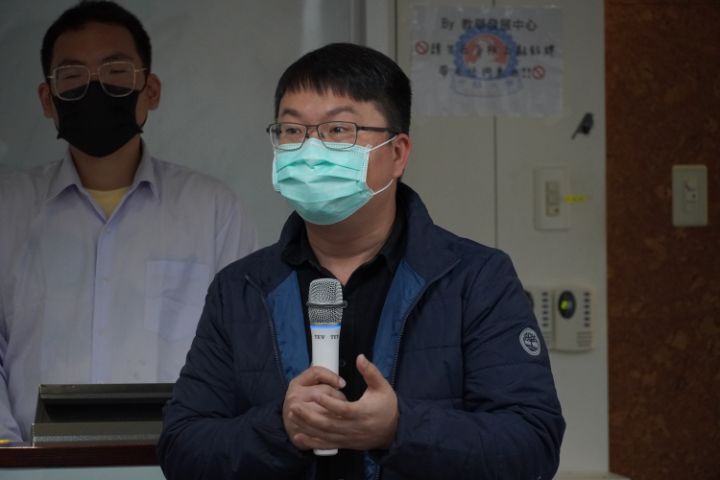 圖/中華大學教發中心主任吳建宏分享曾有學生私下告訴他,利用ChatGPT自動生成的報告,竟在通識課程得到第一名的成績。