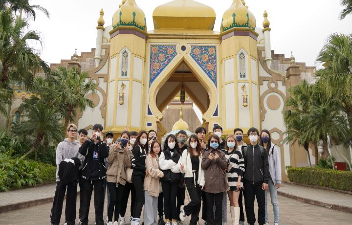 圖/六福村特別安排越籍生到六福村參訪一日遊,實地體驗未來的工作場域。