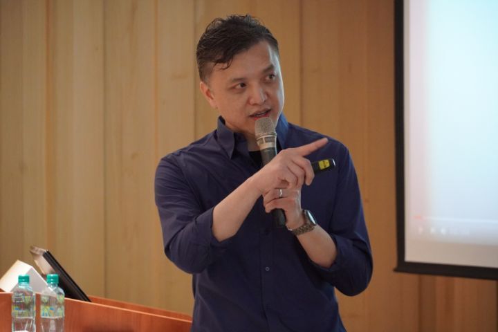 圖/台積電製程整合發展一部經理曾建霖鼓勵同學就學期間有機會應多認識半導體產業,為將來就業提早做好準備。