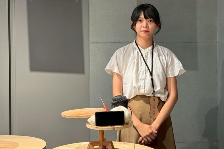圖／鄧敏岑同學針對喜愛織毛線的族群，設計「織女工作檯」置物系統。