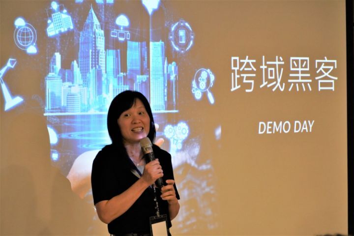 圖/中華大學圖書與資訊處處長曾秋蓉指出,跨域黑客培訓班聘7年來已培養超過300名軟體工程師順利進入職場,讓學生畢業即就業,學用零落差。