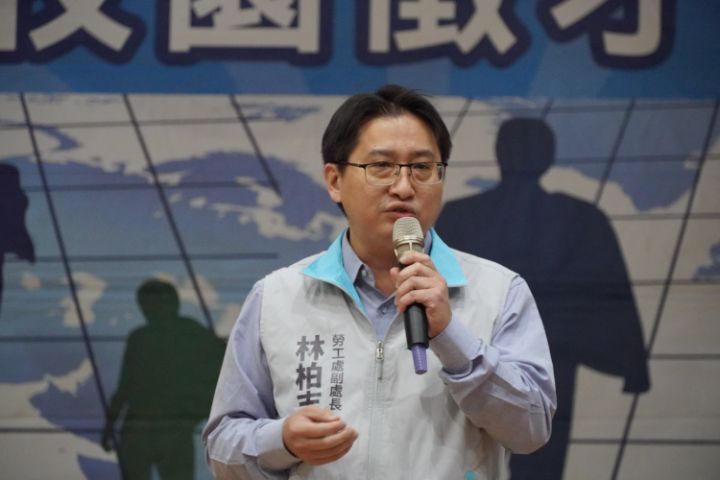 圖/新竹市政府勞工處副處長林柏志感謝中華大學提供如此優良的場地和環境，希望同學都能把握機會，多去探索未來職涯發展的可能方向。