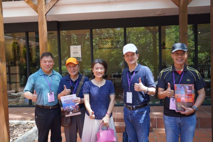 圖/中華大學觀光學院院長張馨文（左3）宴請華東台校師長，並介紹該院與英國桑德蘭大學合辦的3+1國際觀光與酒店管理雙學士學位學程的特色。