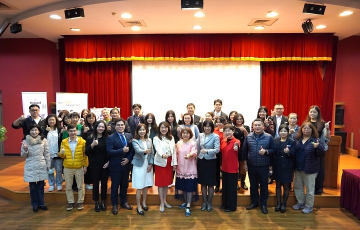 圖/中華大學觀光學院前日舉行企業實習就業媒合說明會,邀請8大企業集團到校園徵才,希望在疫後觀光旅遊產業大鬧人才荒之際,幫學生卡位搶先機。
