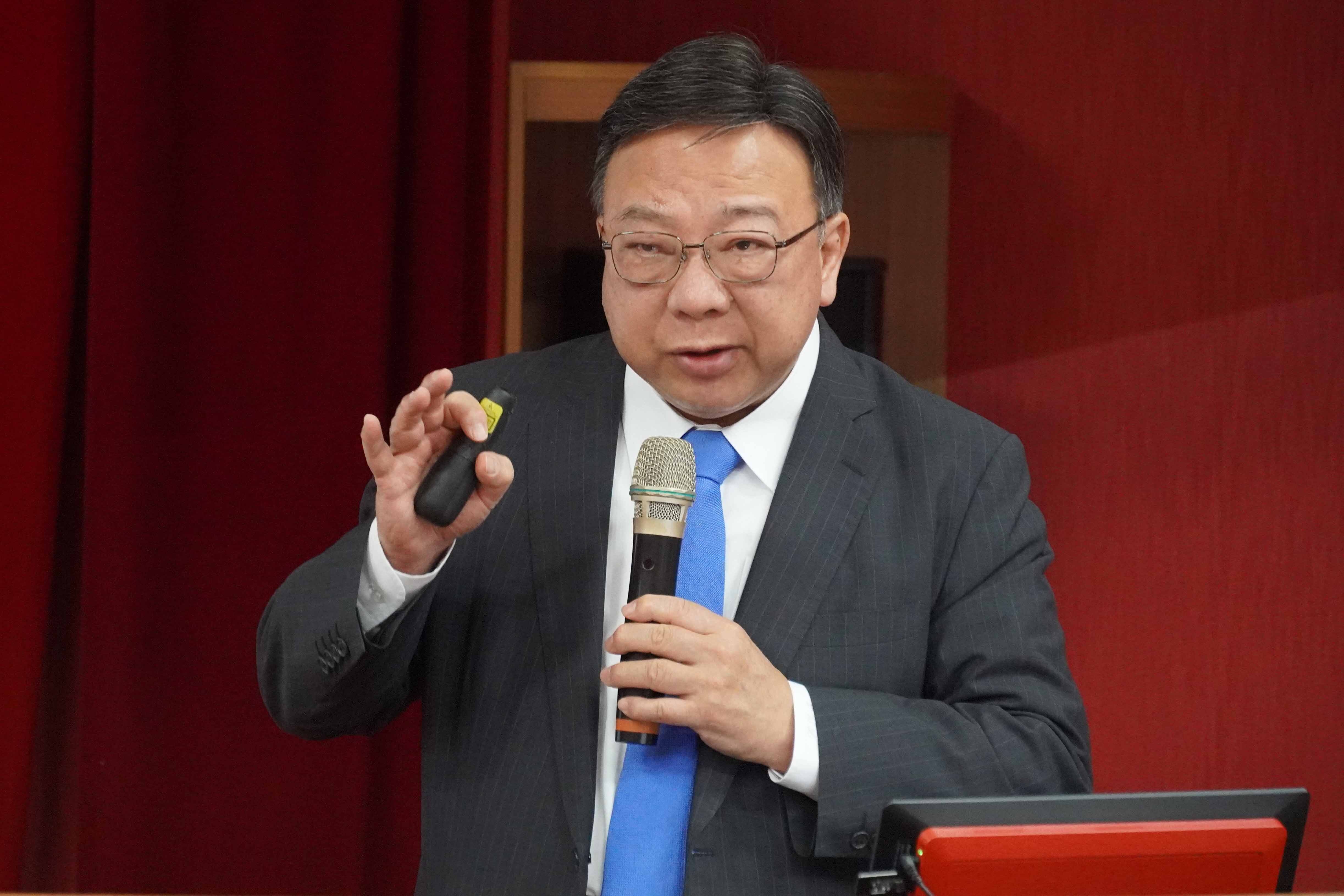 中華大學劉維琪校長親自主持說明會，向新生家長詳盡介紹學校特色學習與學生福利政策，展現辦學願景。