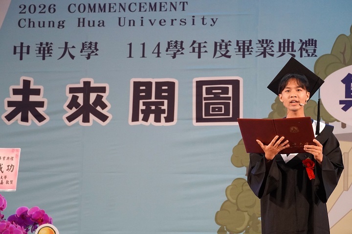 資工系吳季穎就讀三年提前畢業,分享持續探索與自我精進的學習心得。