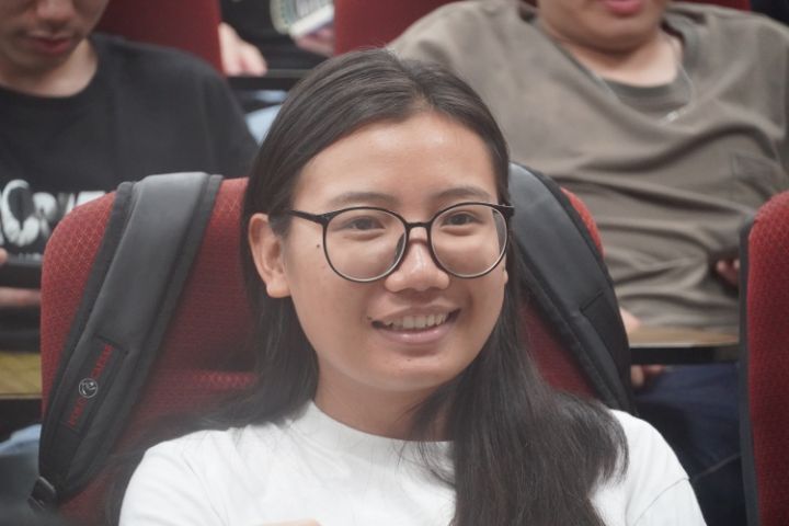 圖/林永樂與東南亞同學相見歡,彼此閒話家常。