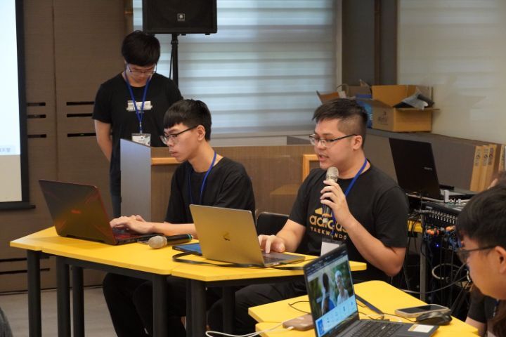 圖/跨域黑客培訓班學生針對各式專題發表成果。