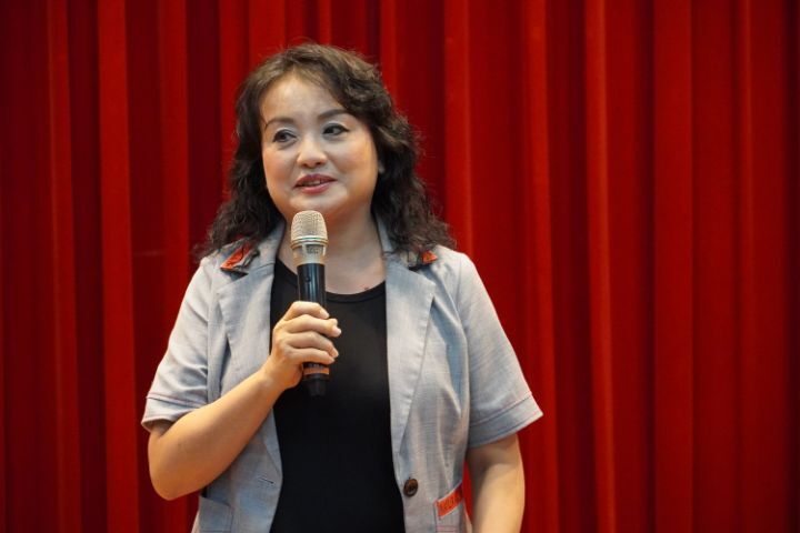 圖/教育部國際及兩岸教育司專門委員劉素妙特別到場關懷華東台校暑期返台授課的狀況，並感謝中華大學提供優良場地讓活動可以順利舉辦。