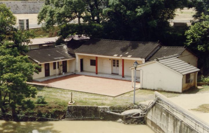 圖/ Lago Bistro湖畔餐廳原是一座創校前就有的老舊三合院，創校後作為校史館使用。