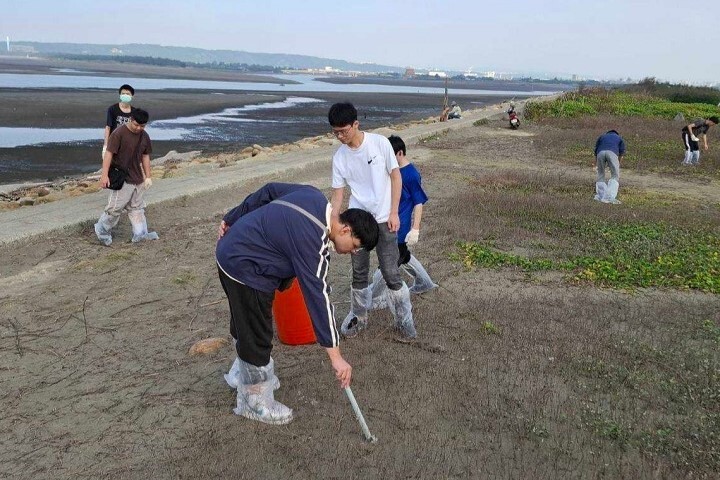 圖／中華大學過去曾多次舉辦淨灘、植樹、輔導產業轉型等活動，鼓勵學生以行動落實USR大學社會責任，達成愛護地球、促進永續發展的目標。