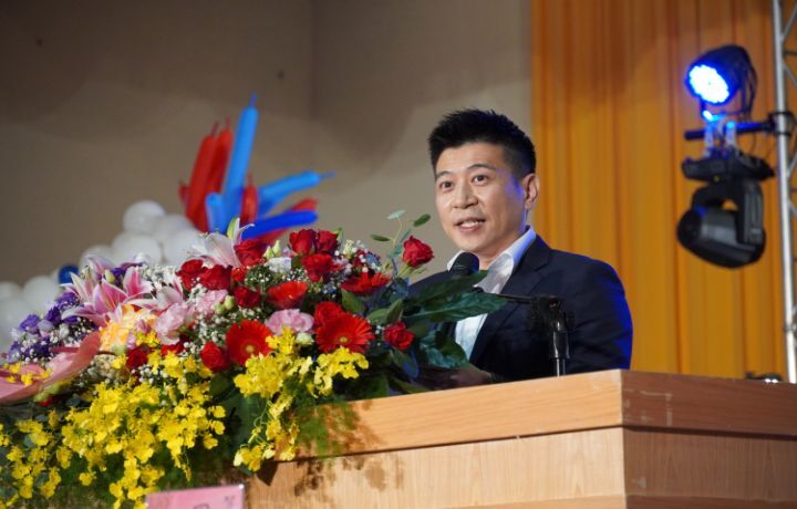 圖/巴哈姆特網站副執行長陳建仁，是中華大學資工系的傑出校友，日前回母校畢業典禮發表演說，分享創業經驗。