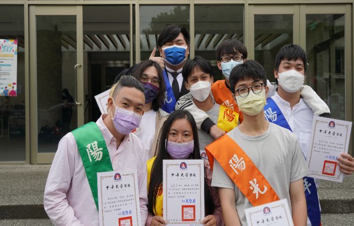 圖/中華大學特有培養學生品德教育的「陽光青年」活動,應日系大一生包辦前10名中的9名,表現相當搶眼。