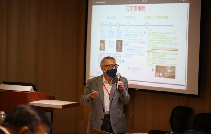 圖/亞旭電腦副總經理劉均敬深入淺出地介紹元宇宙由來與發展。