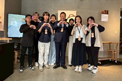 中華大學景觀系攜手再生家具廠 以設計賦予舊木材新生命！