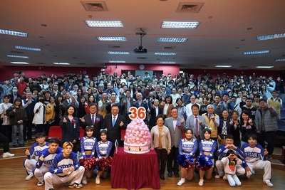 中華大學36週年校慶迎新局　蛻變華大紀念特輯承載華大精采篇章