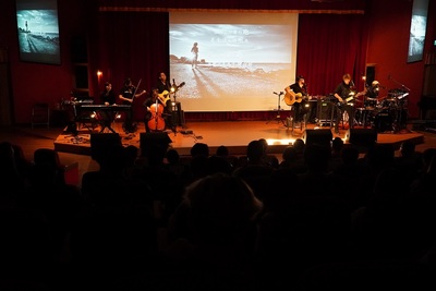 音樂療癒心靈！中華大學用搖滾演講打造生命教育新體驗